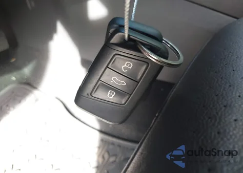 2019 Volkswagen Jetta 1.4T Sel z USA, uszkodzony, nr VIN 3VWE57BU2KM110724